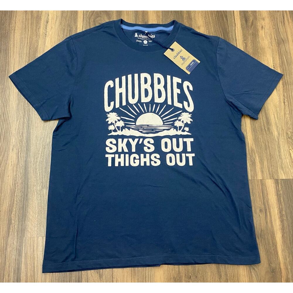 NEW Men Chubbies No Brainer "Skies Out Thighs Out" cotton graphic t-shirt, M